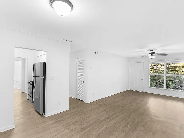 Glen Iris Place — Photo 9