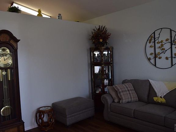 3rd image of 4819 Pearcrest Ct