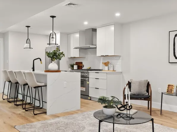 190 Salem St APT 2, Boston, MA 02113