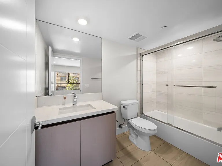 5030 Rosewood Ave #304 — Photo 19