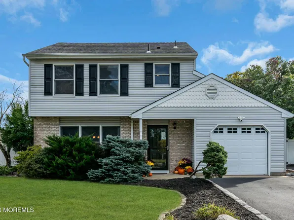 8 Partridge Lane, Howell, NJ 07731