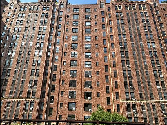 2nd image of 415 W 24th St APT 4A