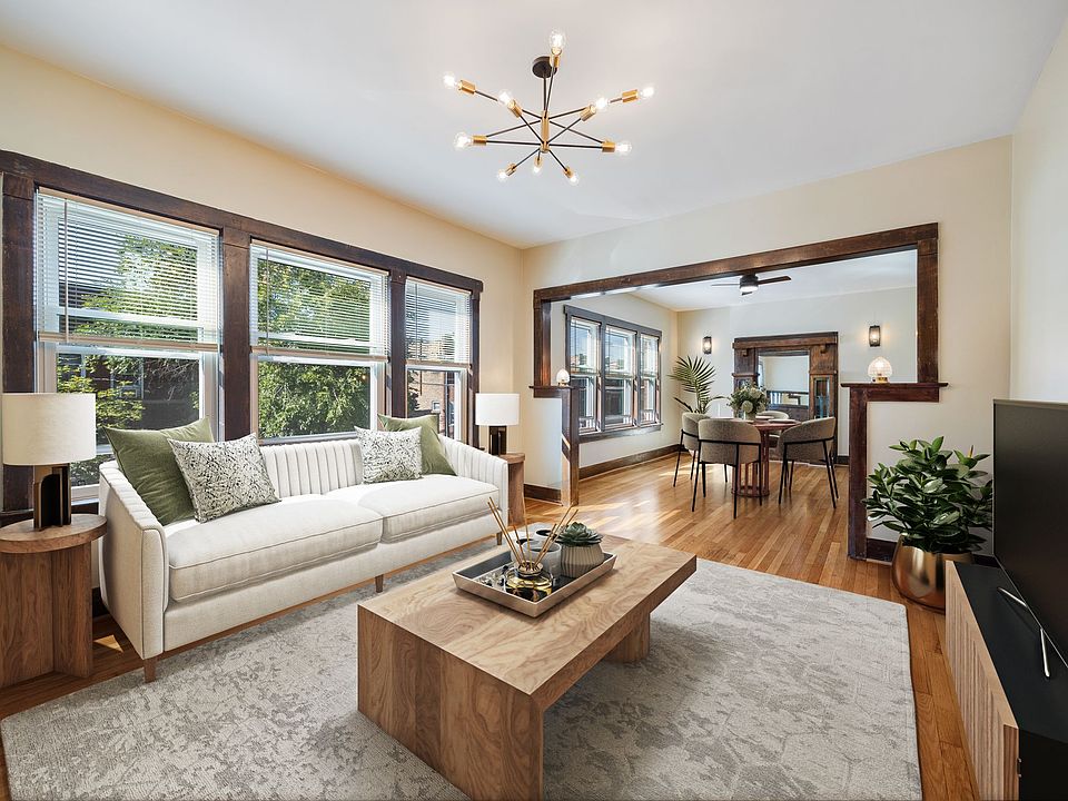 Living Room/Dining Room - Photo is virtually staged