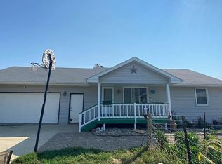 2290 Holliwell Bridge Rd, Winterset, IA 50273