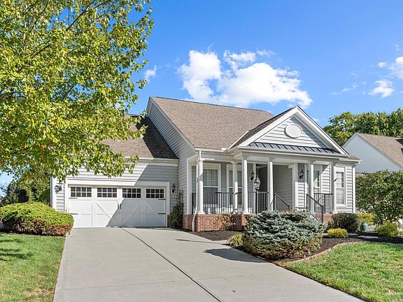 2nd image of 682 Hyacinth Rd