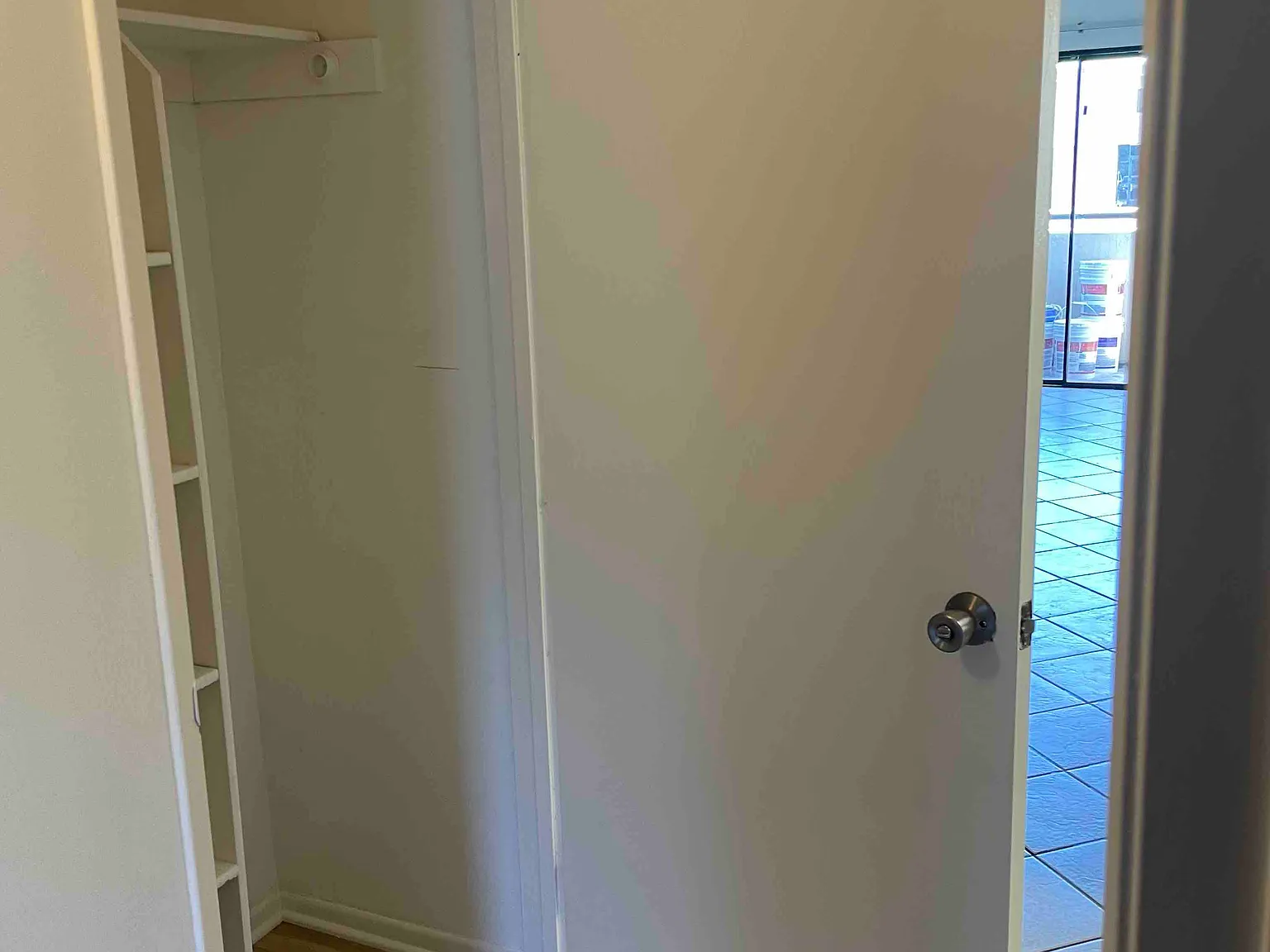 2 bed, 892 sqft, $2,000 — Photo 3