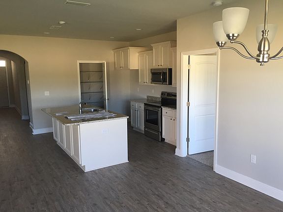 Dining & Kitchen