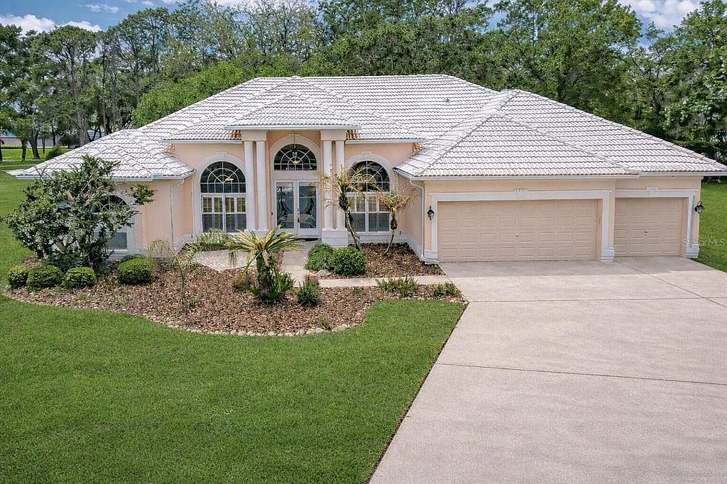 5201 Laurel Pointe Dr