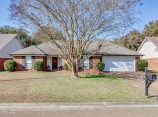 305 Hemlock Dr, Flowood, MS 39232