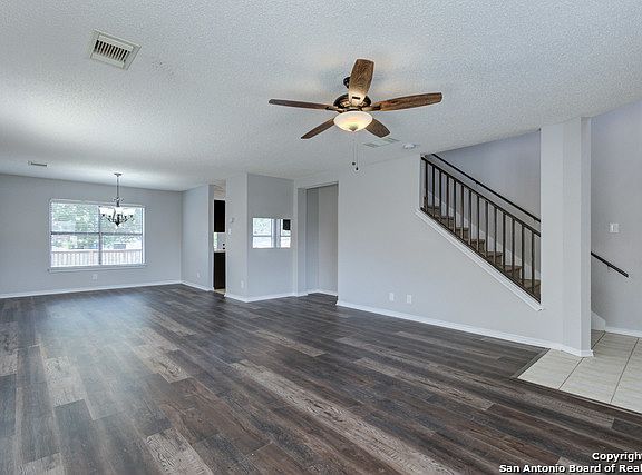 3rd image of 5023 Pine Lake Dr