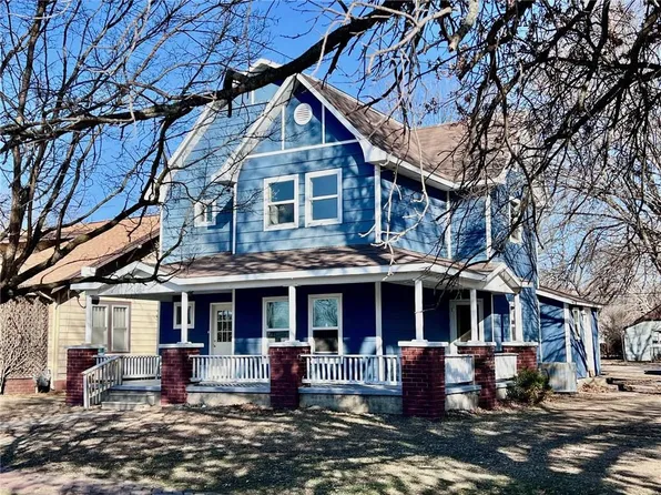 712 W 4th St, Coffeyville, KS 67337