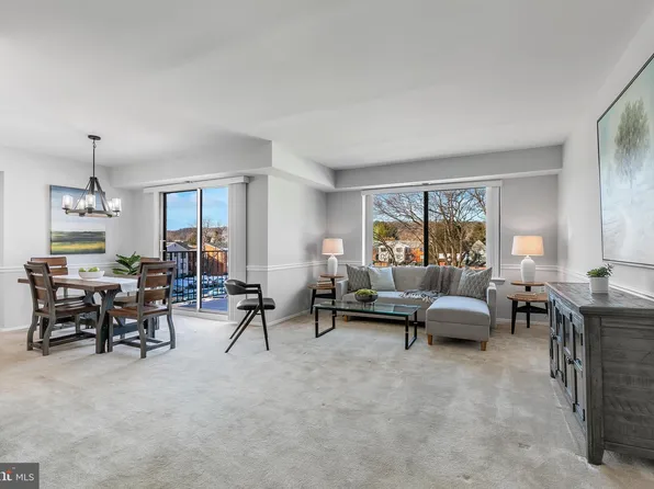 125 Driveway Clubhouse M, Leesburg, VA 20175