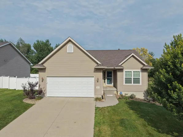 4916 Luke St, Cedar Falls, IA 50613