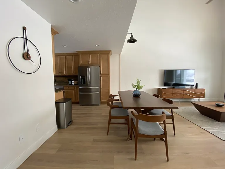 2048 Marina Ct — Photo 3