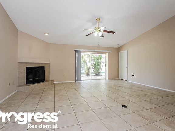 2nd image of 5556 Colonial Oaks Blvd