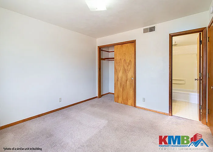 1050 Twixt Town Rd #10 — Photo 6