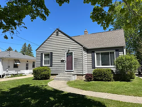 300 Alten Ave NE Photo 1