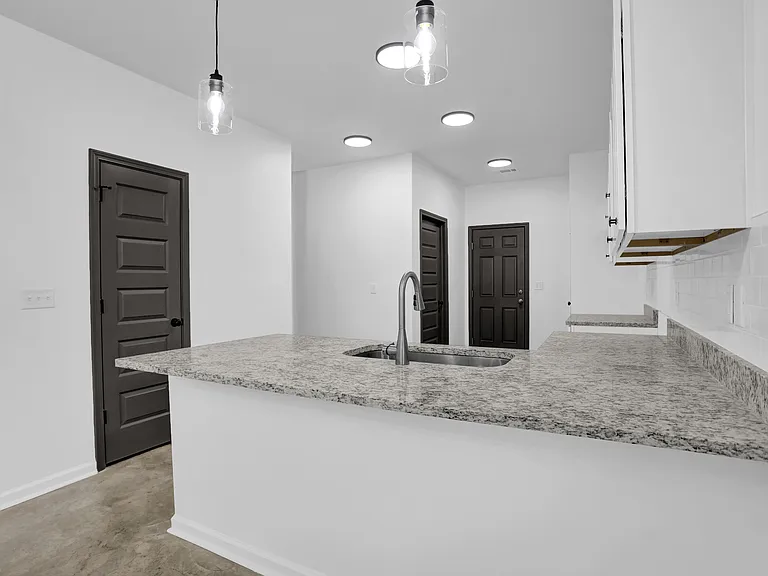 777 Hanley St — Photo 3