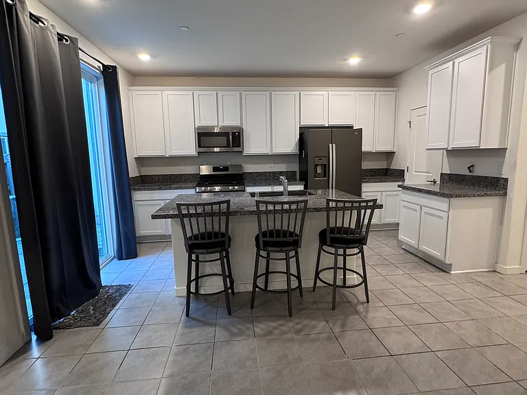 1642 Chanticleer Ln — Photo 5