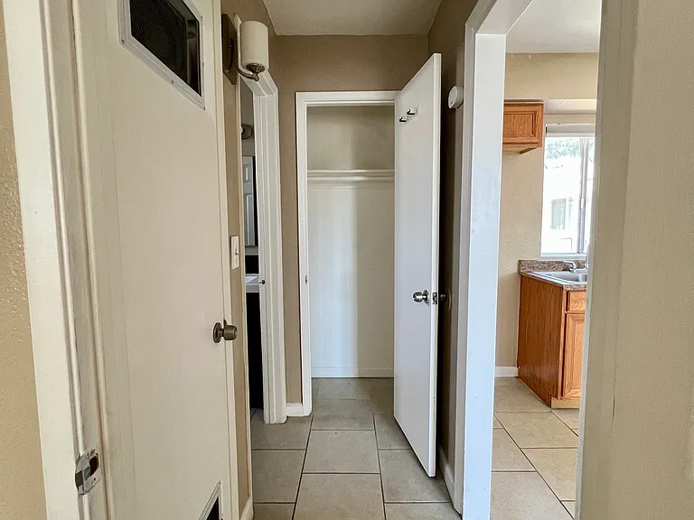1685 Ellen Ave #H — Photo 6