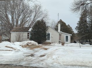 517 13th St SW, Willmar, MN 56201