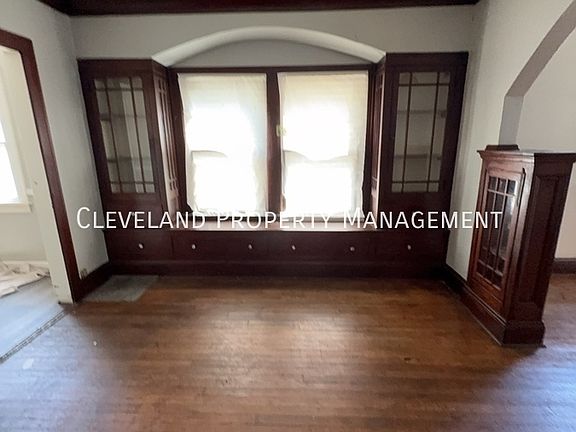4th image of 2805 E 120th St