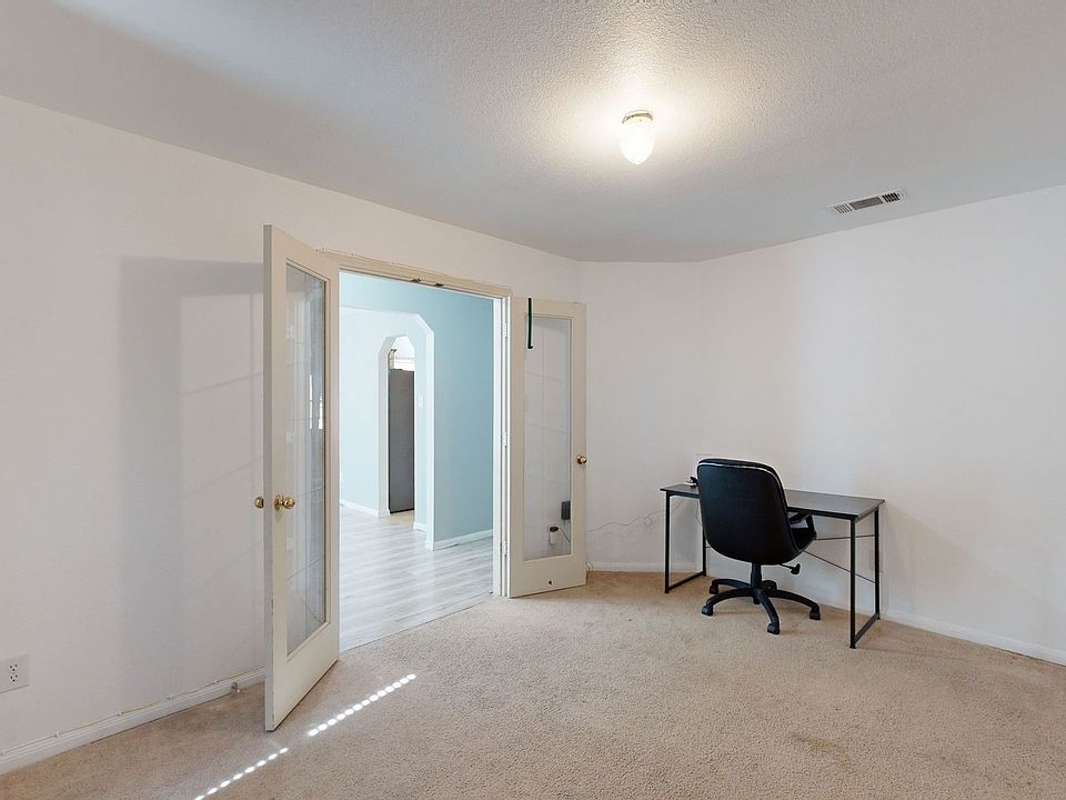 1st image of 3217 Blackburn Dr