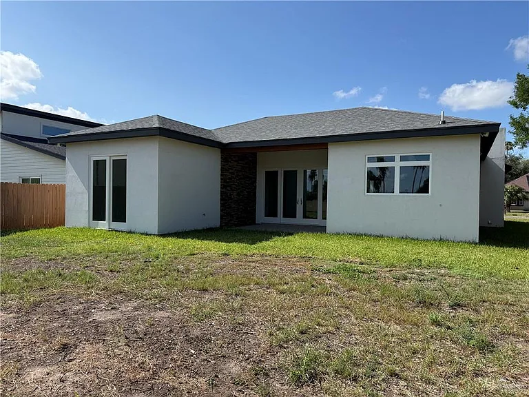215 Constellation Dr — Photo 9