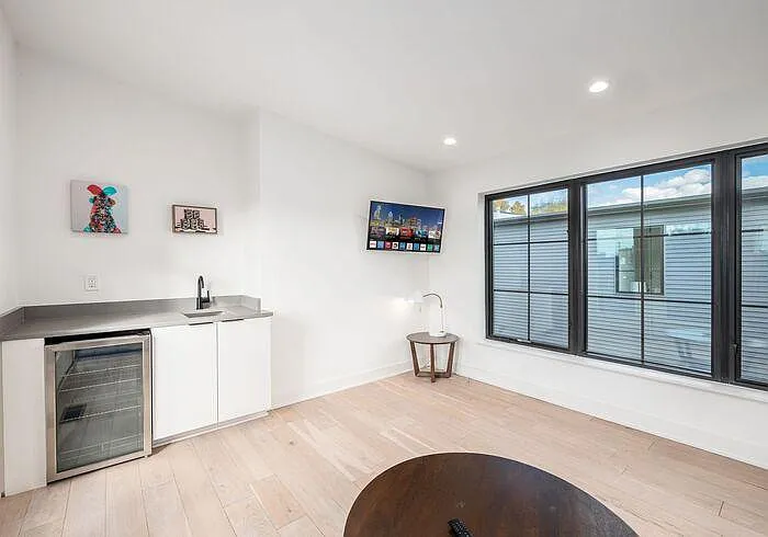 460 South Ln — Photo 5