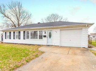 2108 W Overbrook Dr, Peoria, IL 61604