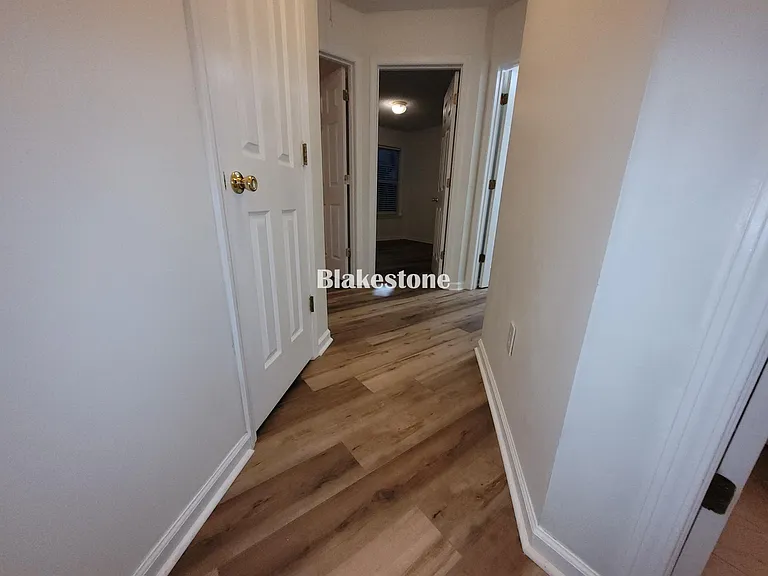 111 Lake Valley Ln — Photo 34