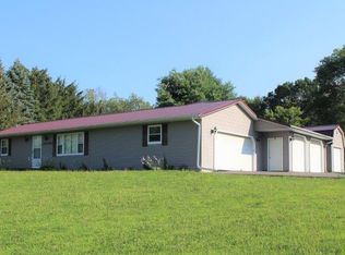 13781 Prairie Center Rd, Morrison, IL 61270