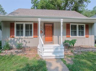 7716 Oak St, Kansas City, MO 64114
