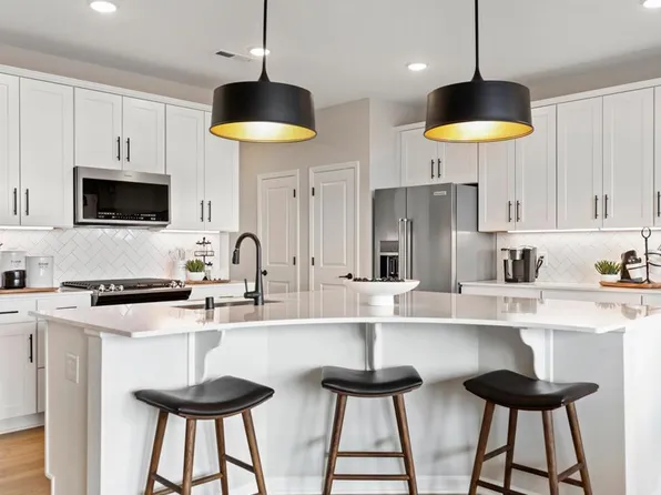 1723 Hauer Trl, Shakopee, MN 55379