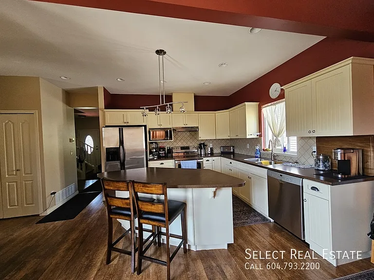36220 Shadbolt Ave — Photo 5