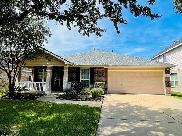 10723 Lake Riata Ln, Cypress, TX 77433