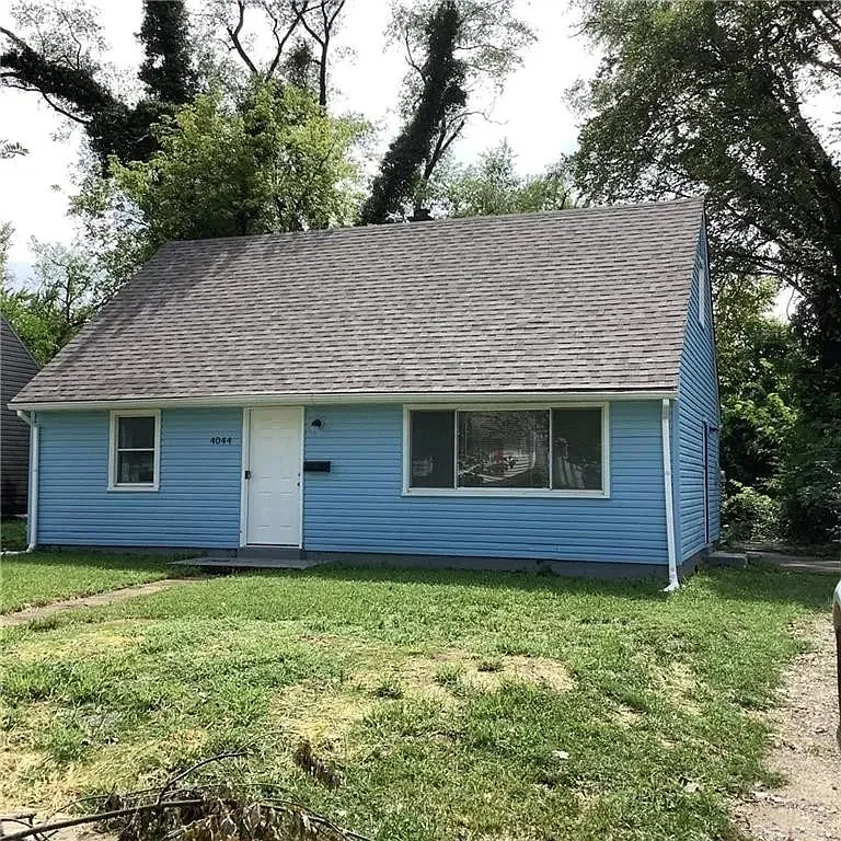 4 bed, 1.0 bath, 1188 sqft, $1,350 — Photo 2