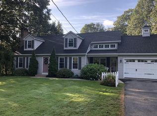 28 Ridgecrest Cir, Westfield, MA 01085