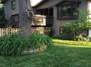 639 Smith Rd, Lisle, IL 60532