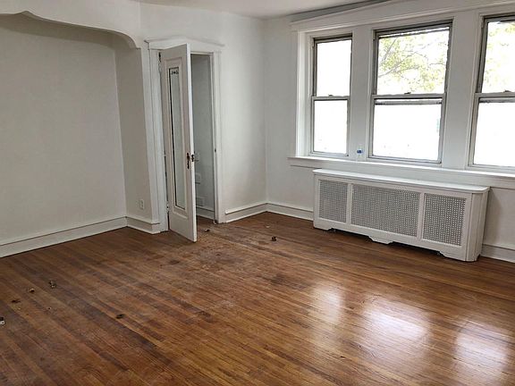 4th image of 3208 Wellington St Floor 1