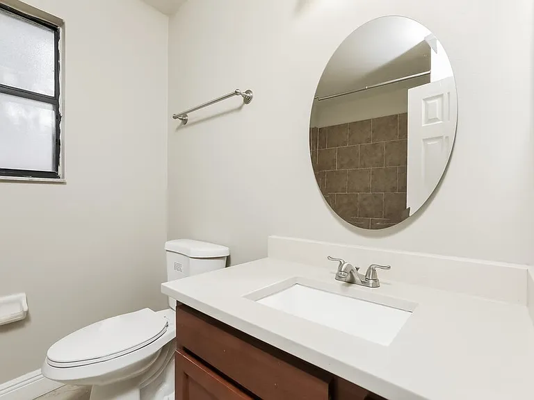 173 Lakeside Cir — Photo 14