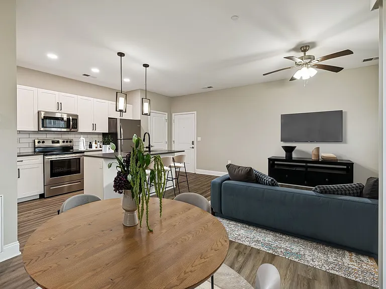 Repose - 1 Bed / 1 Bath - 750 Sq.Ft.