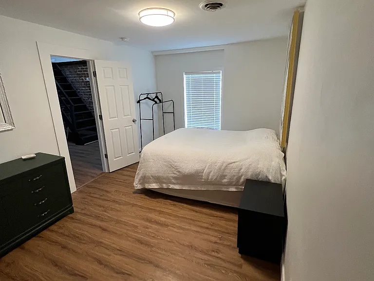 20 E 18th St #3 — Photo 7