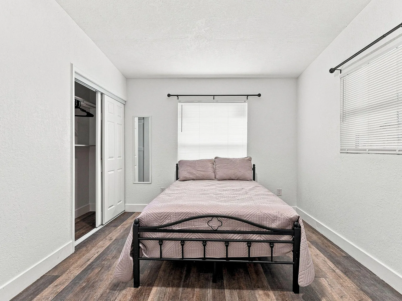 4 bed, 2.0 bath, 1743 sqft, $849 — Photo 2