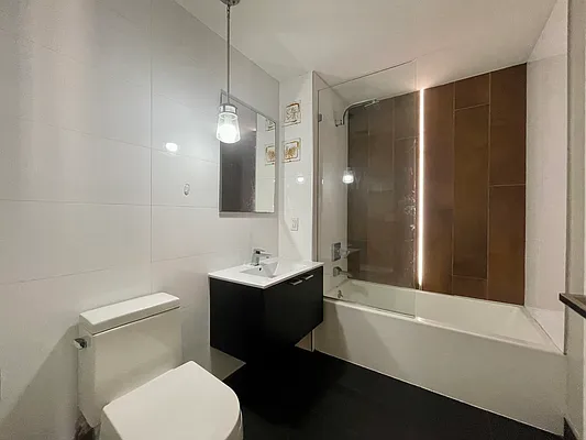 Rented by eRealty Advisors USA Inc | media 7