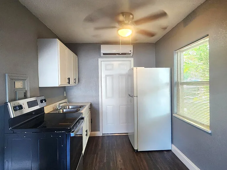 2996 Francis Ave #5 — Photo 3