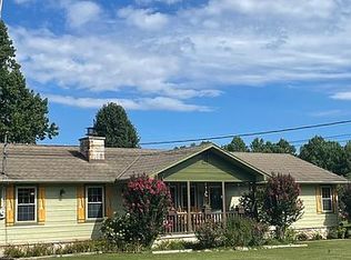 2216 Meadowbrook Ln, Sevierville, TN 37862