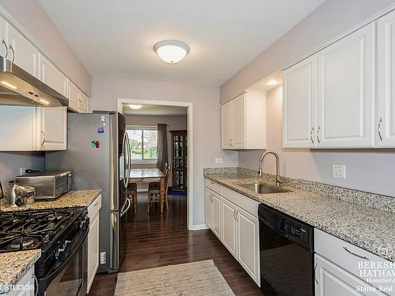3rd image of 1131 Leicester Ct