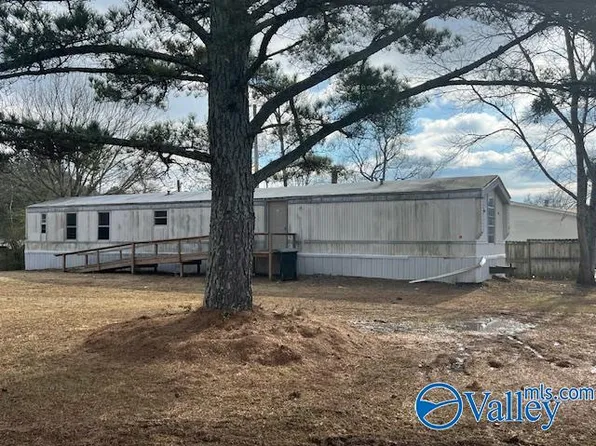 92 Lisa Ln, Scottsboro, AL 35769