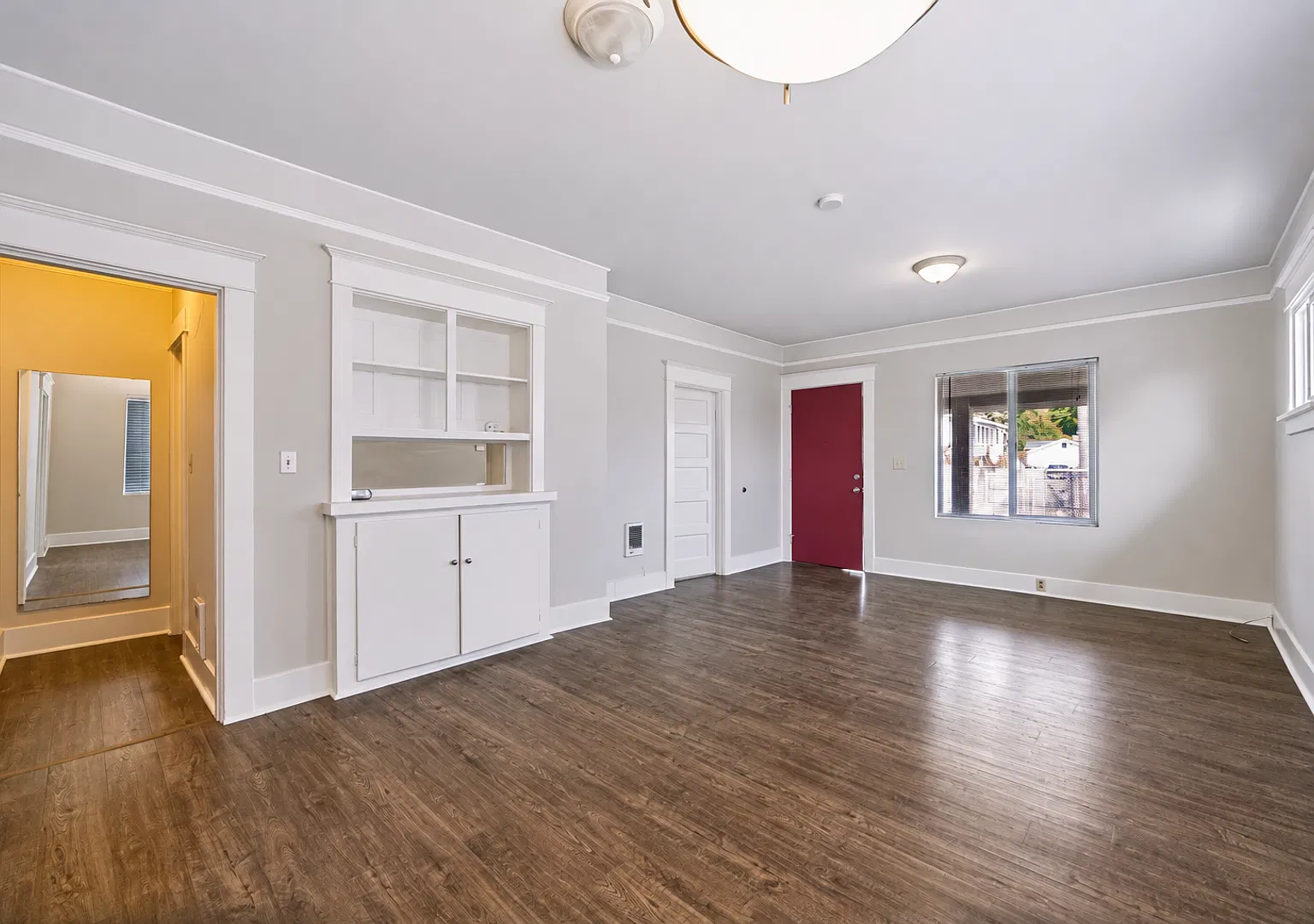 Updated 2-Bedroom Home with Modern Finishes in Rainier Valley - Seattle! — Photo 3
